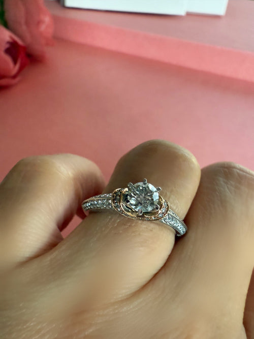 Anillo de compromiso This is Love con laterales Klamore