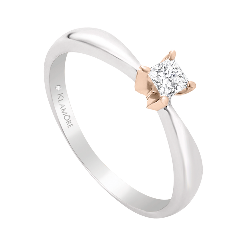 Anillo Miloro corte princess 40 ptos, oro combinado